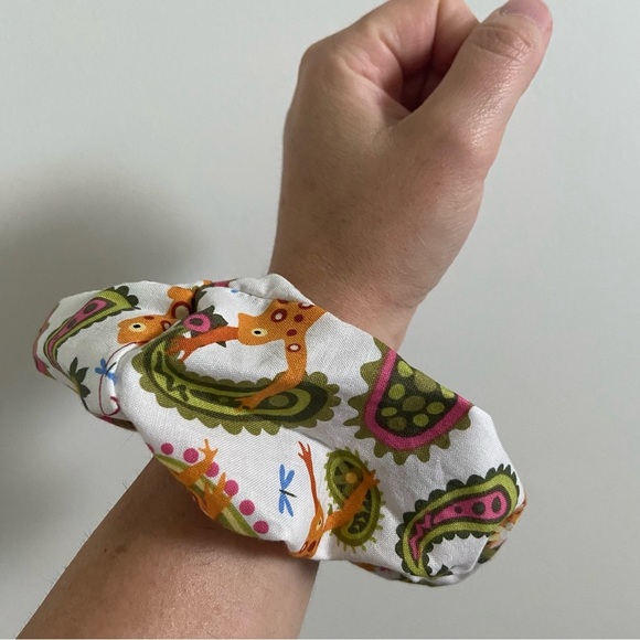 Handmade Paisley and Frog Print Scrunchie - Picture 4 of 4